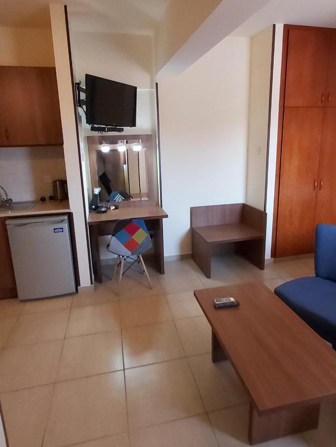 Appartamento Lakis Court Larnaca Esterno foto